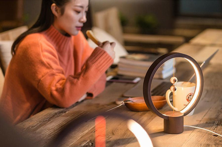 Tao - Moderne Nordisk Magnetisk Balans LED Lampe | Skanto