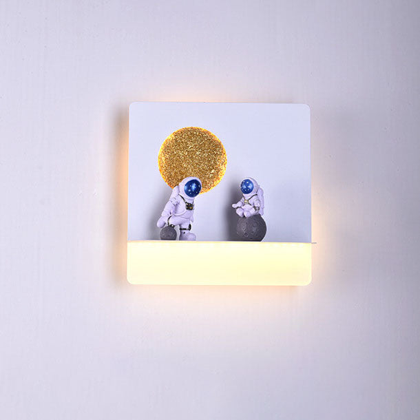 Skanto | Moderne Kreativ Jern Harpiks Rund Astronaut LED Vegglampe for Soverom