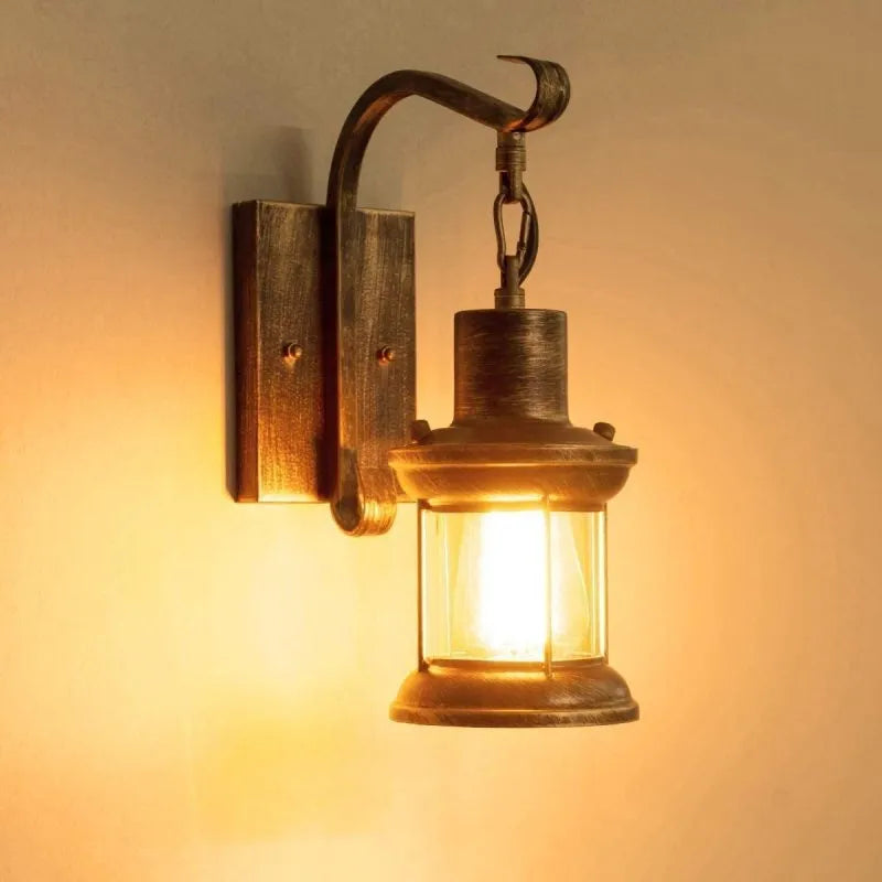 Skanto | Vegglampe med vintage glasskjermdesign