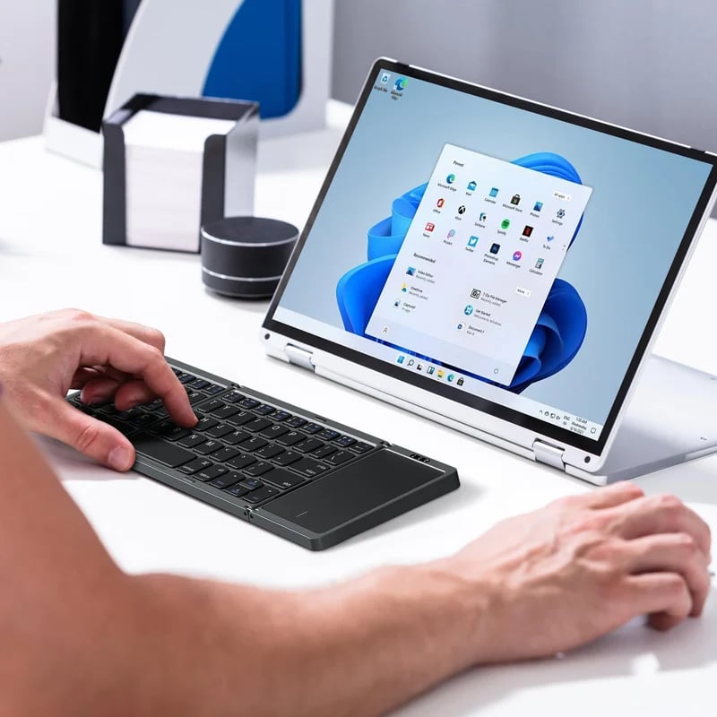 Skanto | Sammenleggbar Bluetooth-tastatur med berøringspad