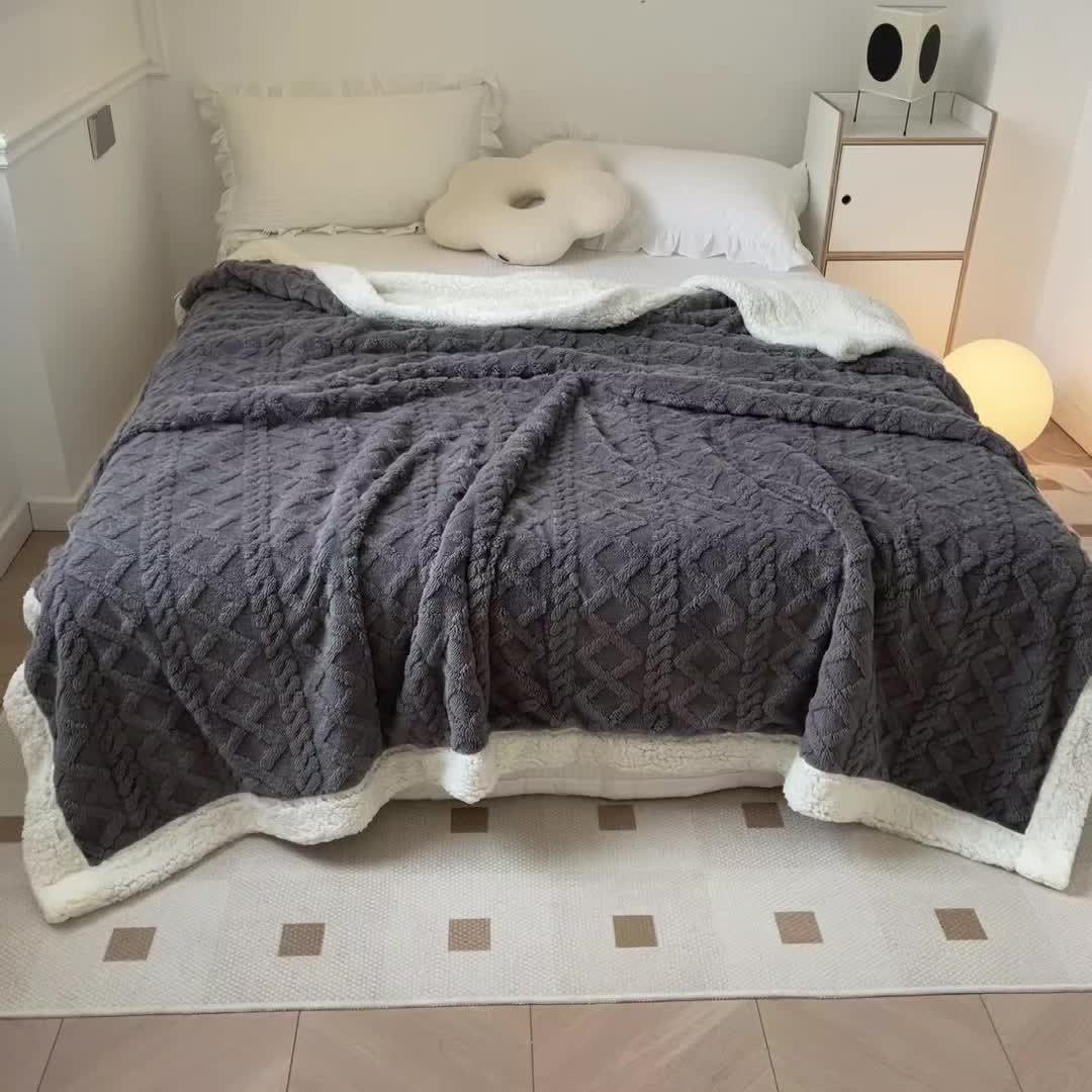Skanto | CozyNest - Vendbar Fleecepledd for Høst og Vinter