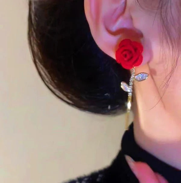 Skanto | Rød Fløyelsrose Øredobber