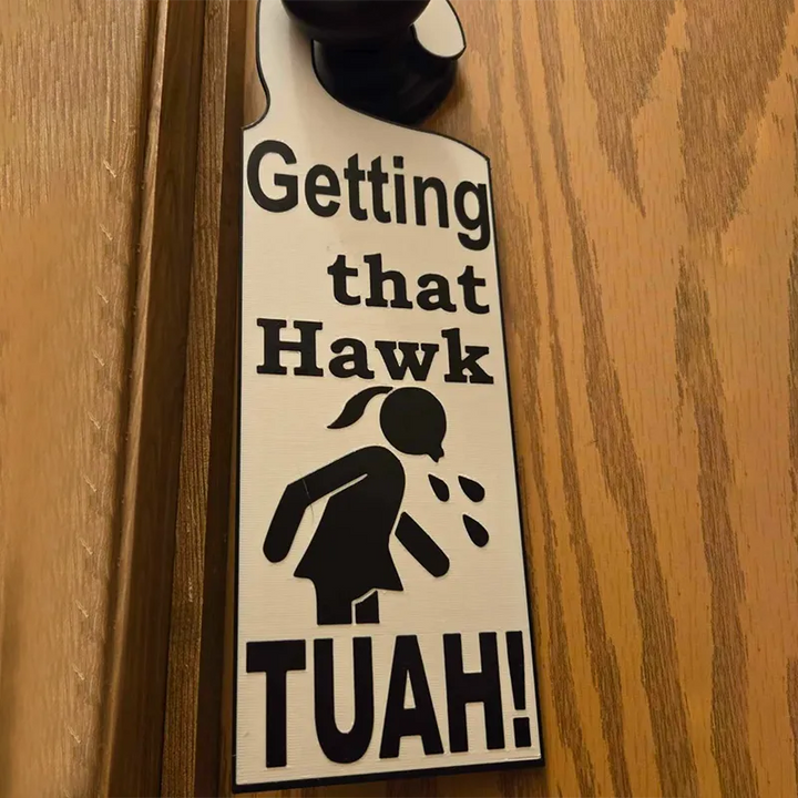 Skanto | Hawk Tuah Dørskilt