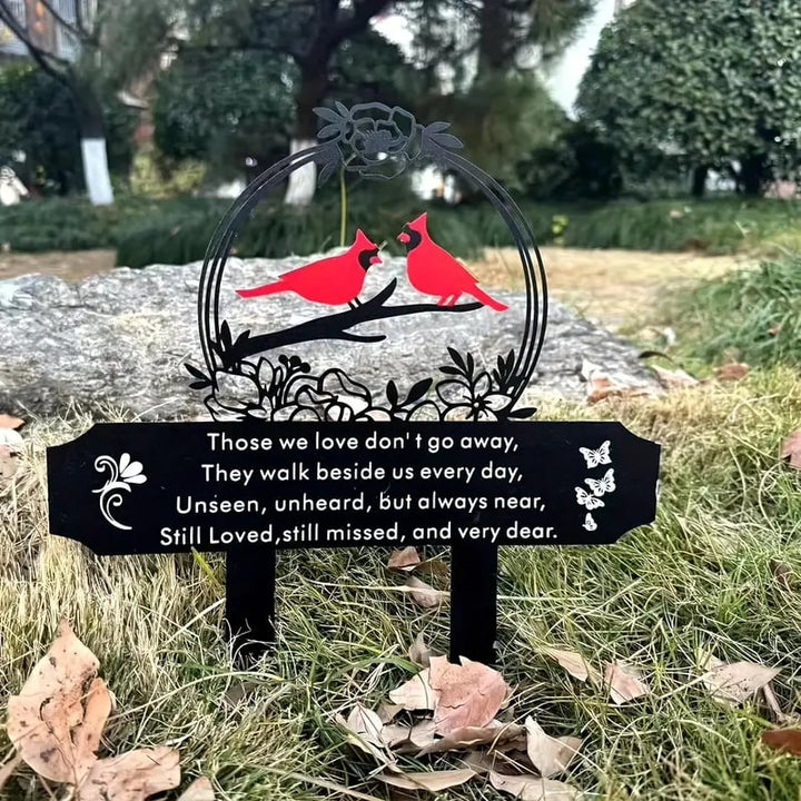 Skanto | Metal Cardinal Cemetery Memorial Stake