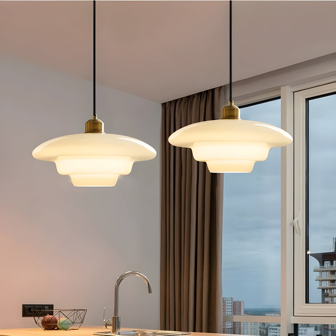 AuraBeam Light – Minimalist elfenbensfarget LED pendellampe laget av glass | Skanto