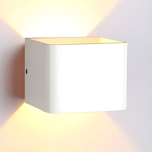 Skanto | Laurion – Moderne Kube Vegglampe | LED Ambientelys for Stue & Soverom