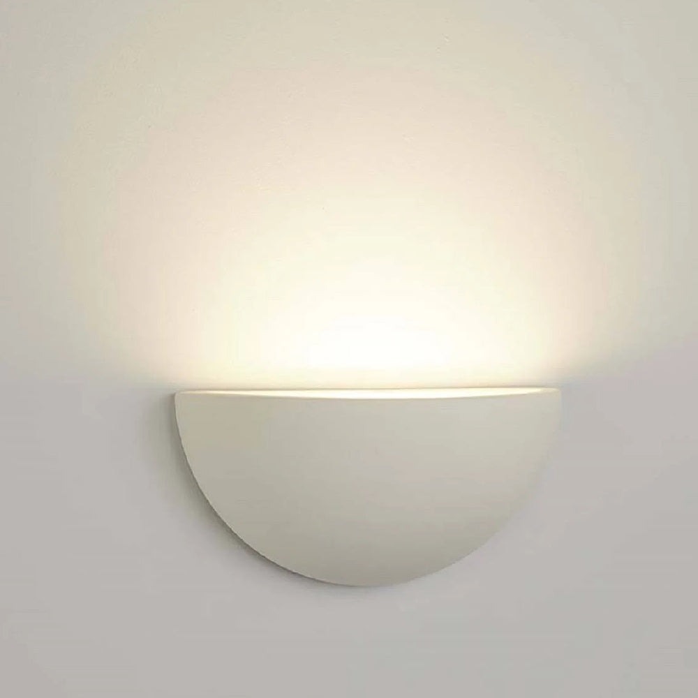 Skanto | Hvit gips vintage halv-rund halv-måne malbar veggspotlight 30cm