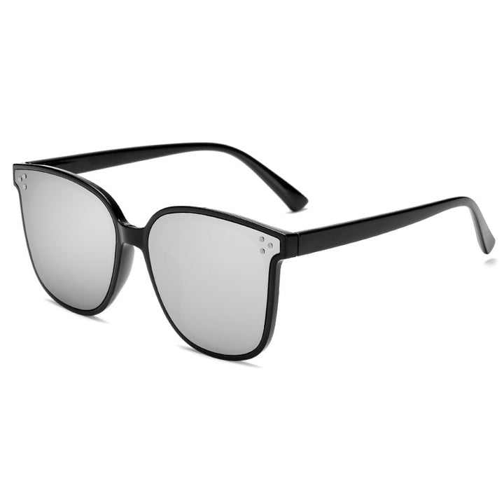 Dame solbrille i elegant design med høykvalitets UV-beskyttelseslinser Skanto