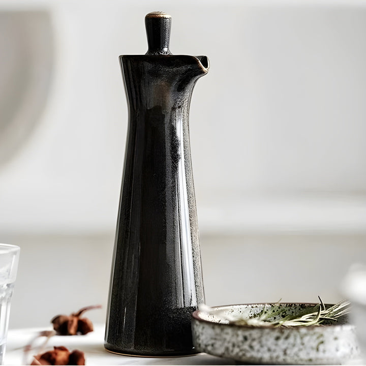 Olje- og krydderflaske laget av keramikk – Stilig og aroma-bevarende | Perfekt for kjøkken og spisebord | Skanto