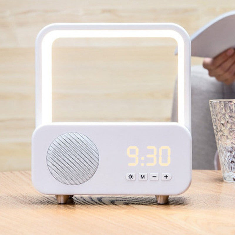 Skanto | 3-i-1 Oppladbar Bluetooth-høyttaler med Klokke & Dimmbar Fargefullt Lys