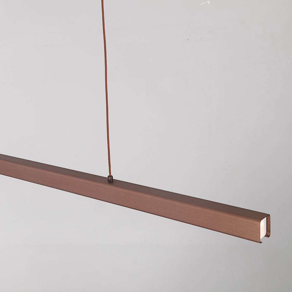 Skanto | Moderne LED Taklampe – Industriell Stil med Skinndetaljer