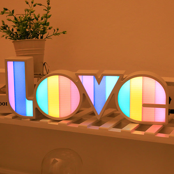 Skanto | Modern Art Deco vanntett PS LOVE bokstaver LED bordlampe for soverommet