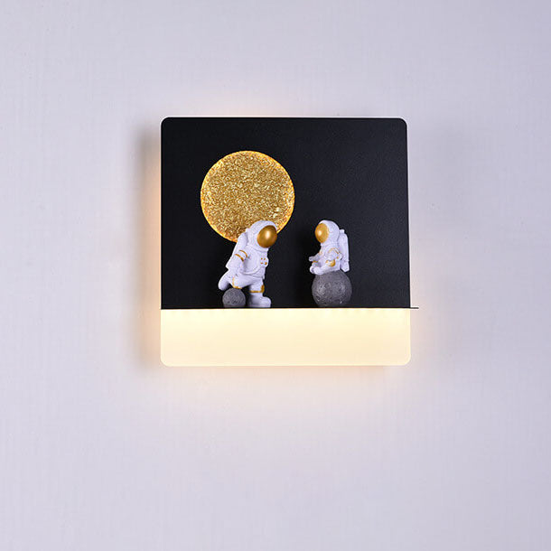 Skanto | Moderne Kreativ Jern Harpiks Rund Astronaut LED Vegglampe for Soverom