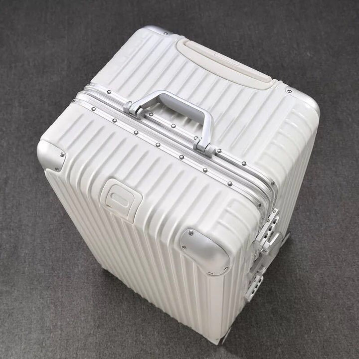 Holdbar hardt skall reisesuitecase Skanto