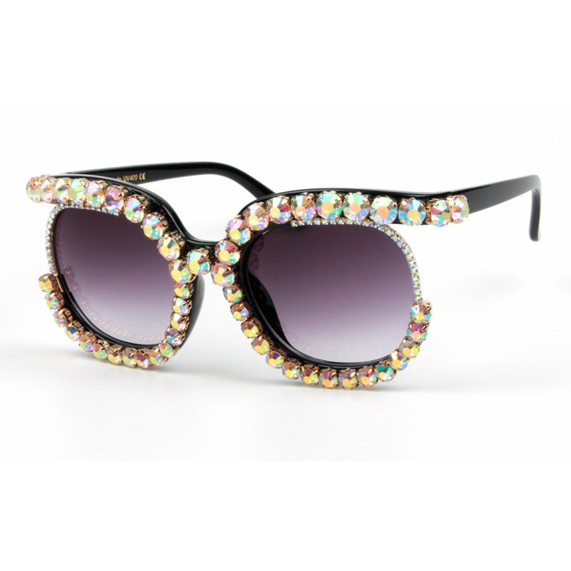 Dame stilige Oversize-solbriller med glitrende strass-applikasjoner Skanto