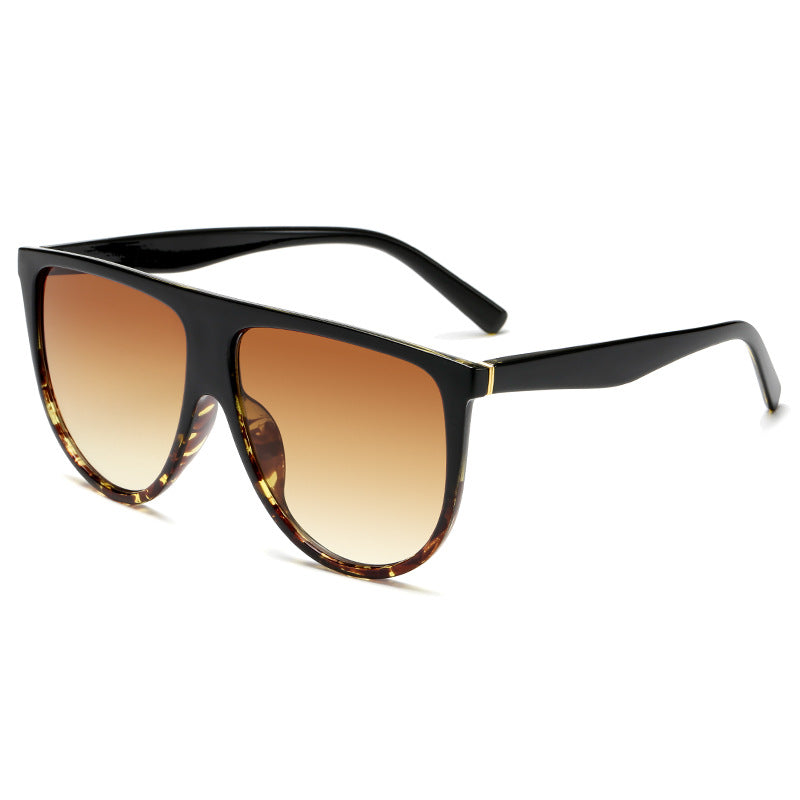 Dame Elegant Oversized solbriller med stilfull ramme Skanto