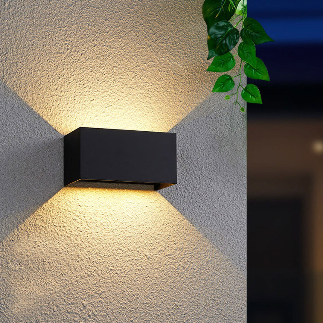 Moderne Utendørs Vannavstøtende Rektangulær LED Opp og Ned Belyst Utendørs Vegglampe | Skanto