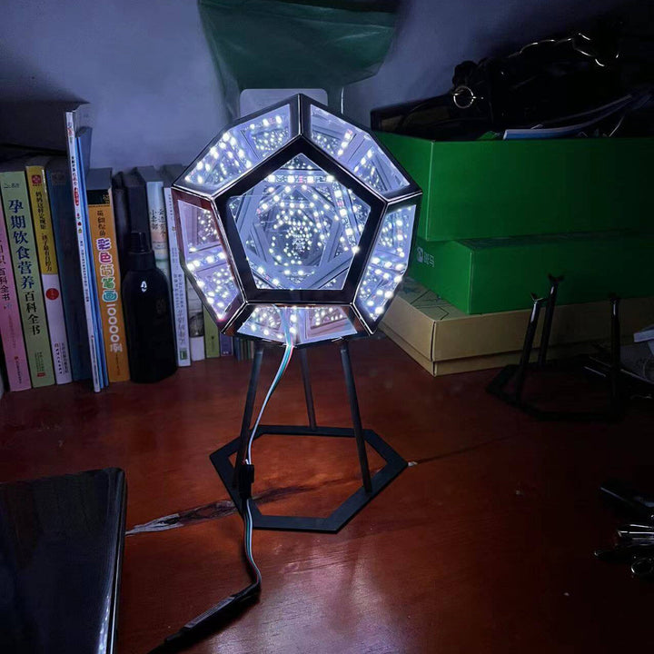 Skanto | Infinity Dodecahedron LED Nattlys Kunst Bordlampe