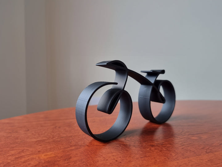 Skanto | Elegant minimalist sykkelskulptur trådramme stil