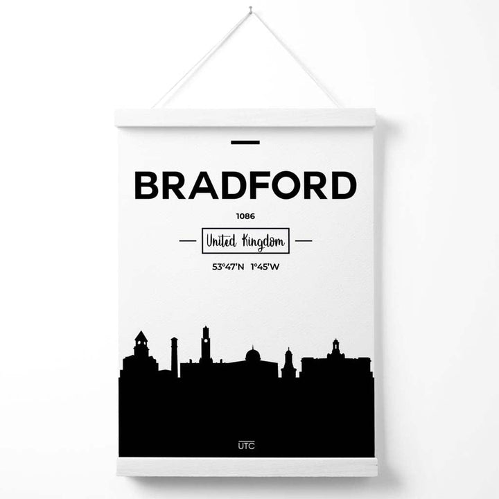 Plakat med bybilde fra Bradford (svart-hvitt) med oppheng