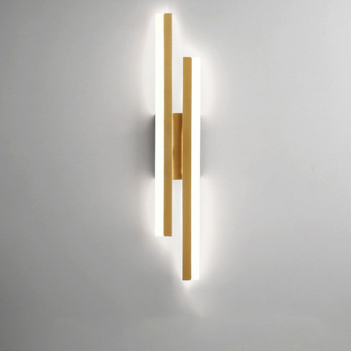 Skanto | Alana Moderne LED Veggbelysning - Elegant Svart/Gold Veggbelysning for Stue og Soverom