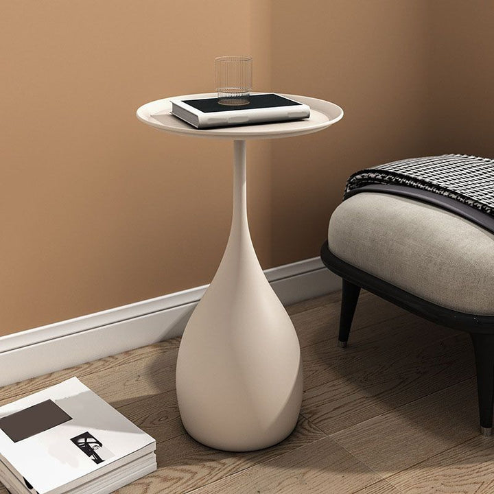 Skanto | Beef Metal Bord med Base Middelaldersk Sidebord i Moderne Stil