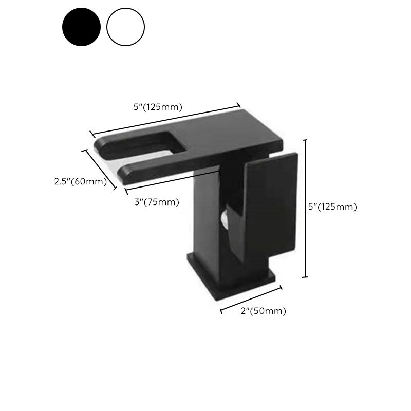 Ettgreps blandebatteri til servant, 1-hulls. Mye brukt blandebatteri til bad med LED-belysning.