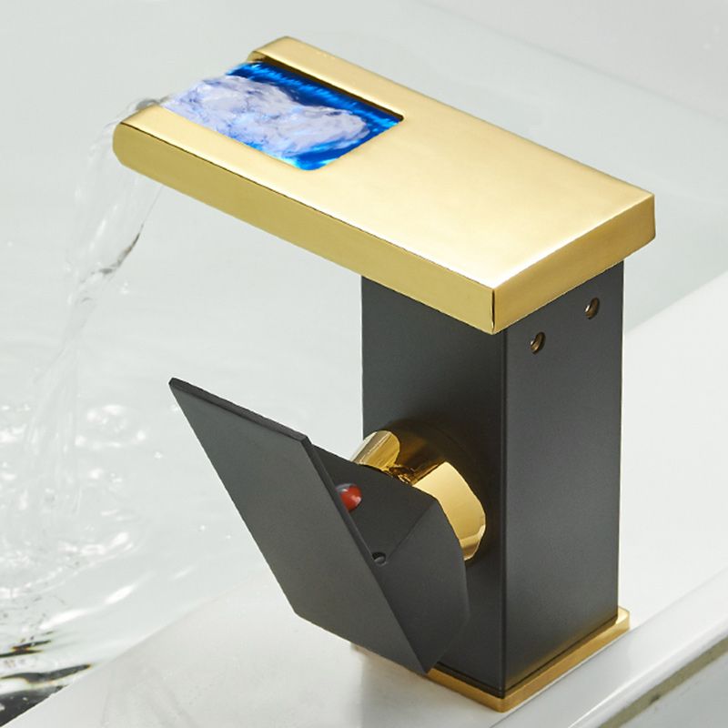 Skanto | Moderne vannfall tut baderom vask med LED messing baderom vask