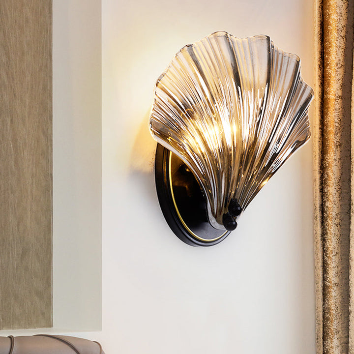 Single Scalloped Shell Vegglampe Landstil Svart/Gull Ribbet Glass Vegglys Armatur | Skanto