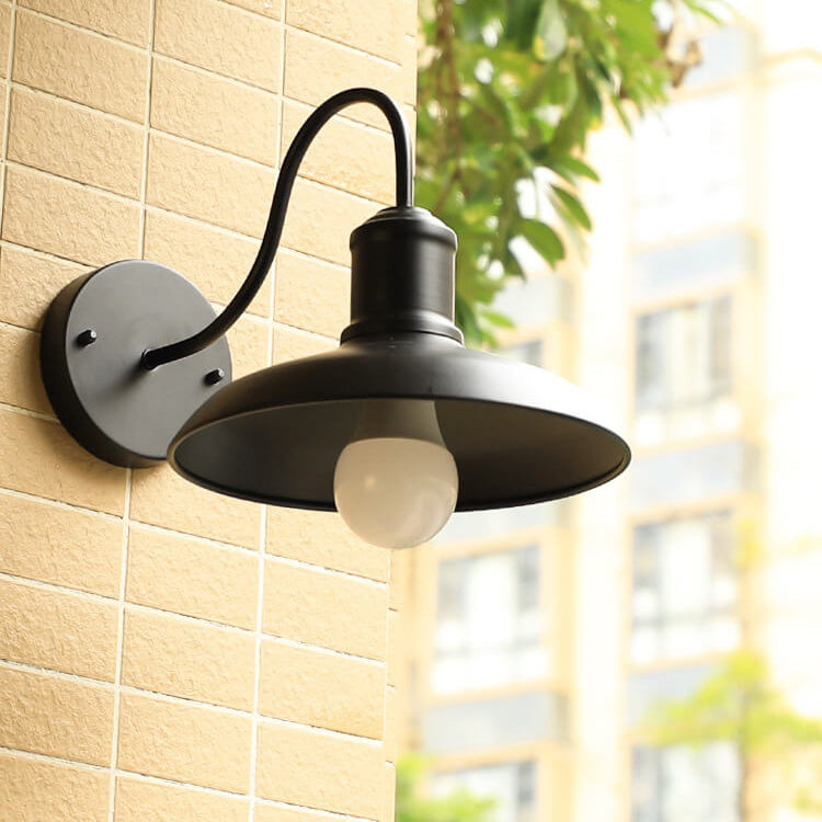 Retro Loft Dome Jern Utendørs Vanntett 1-Lyskilde Buet Arm Vegglampe | Skanto