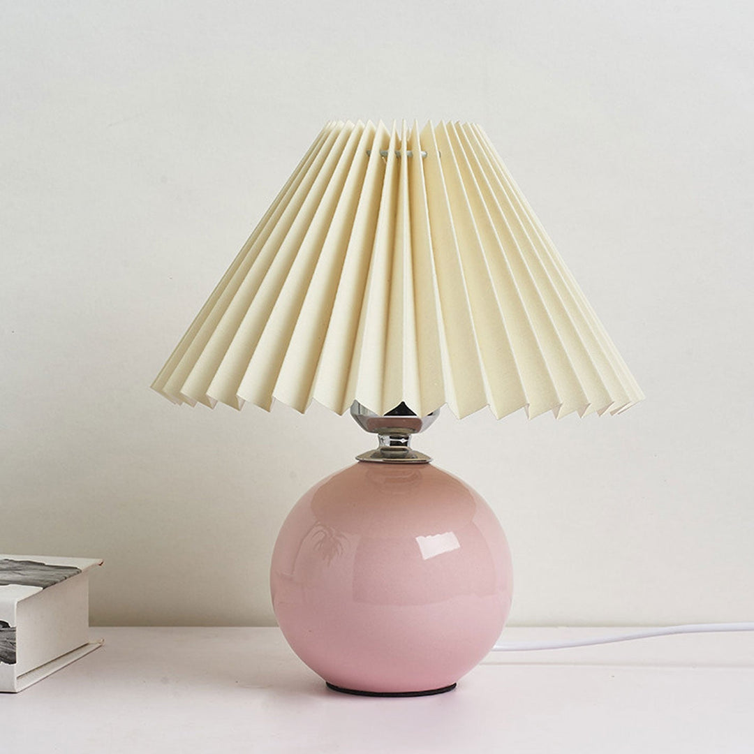 Skanto | Nordisk minimalistisk 1-lampe bordlampe laget av keramikk med folder