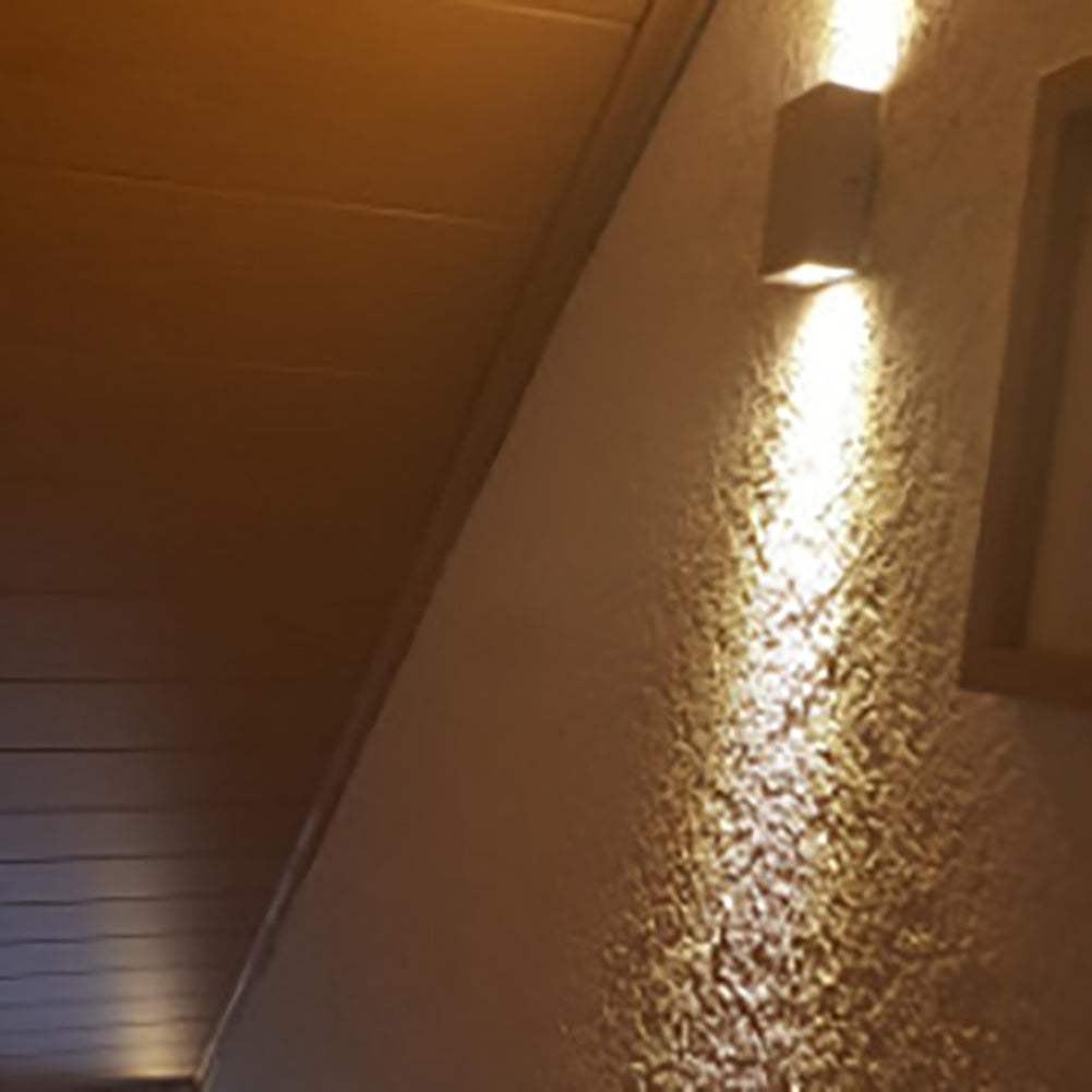 Moderne Enkelhet Vanntett Aluminium Kubisk LED Vegglampe For Utendørs Patio | Skanto