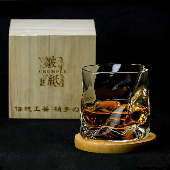 Whiskeyglass i Edo Kiriko stil – Håndskåret med unik krøll design | Skanto