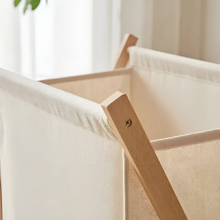 Brettbar kleskurv laget av tre – Robust tresdesign | Dekorativ og funksjonell | Skanto