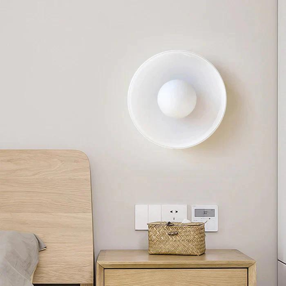 Rund Taklampe med Stilren Funksjonalitet - LumiSphere | Skanto