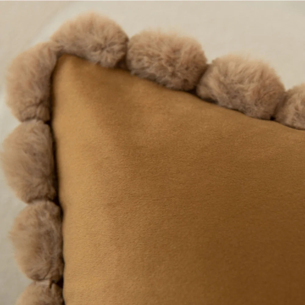 Skanto | Fløyel Pom-Pom Trim Putetrekk