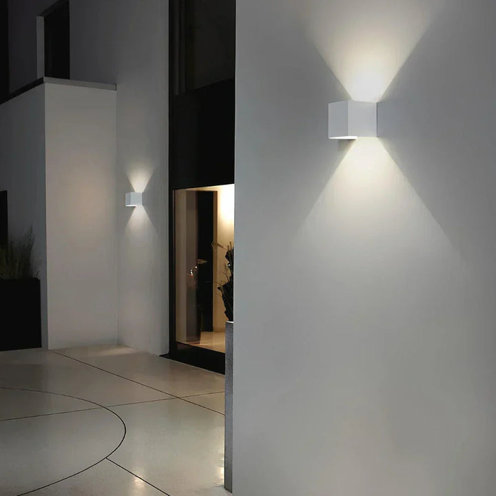 Moderne Wandleuchte fra schwarzem aluminium