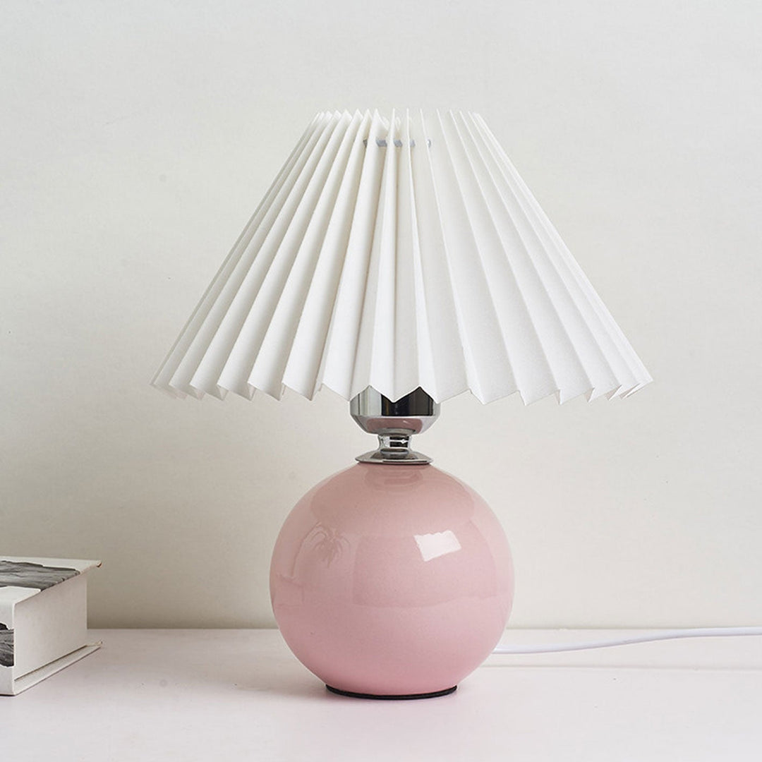 Skanto | Nordisk minimalistisk 1-lampe bordlampe laget av keramikk med folder