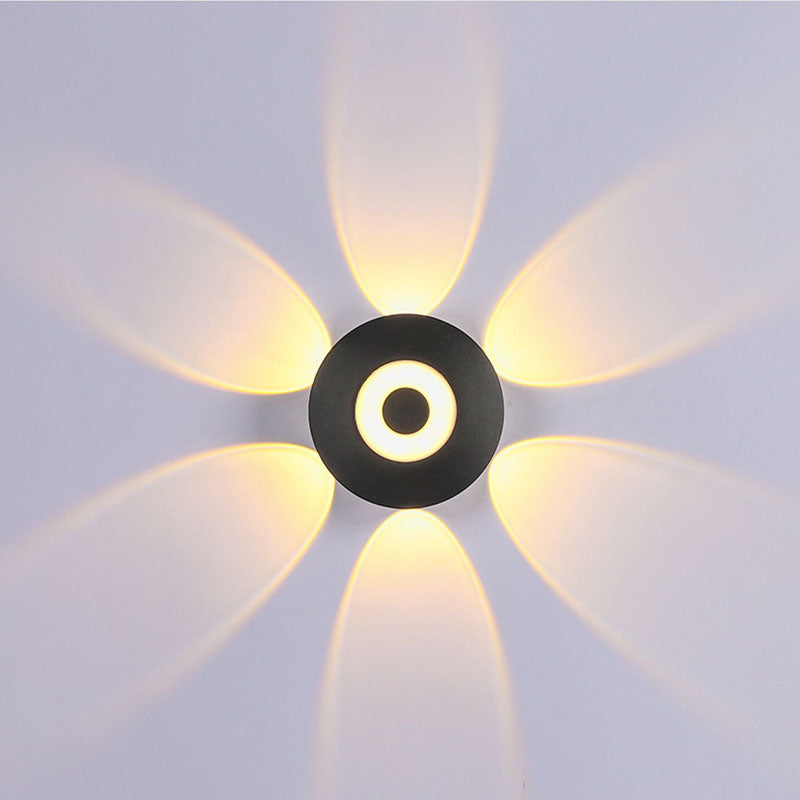 Moderne skandinavisk LED-vegglampe med rund aluminiumsskjerm til terrassen