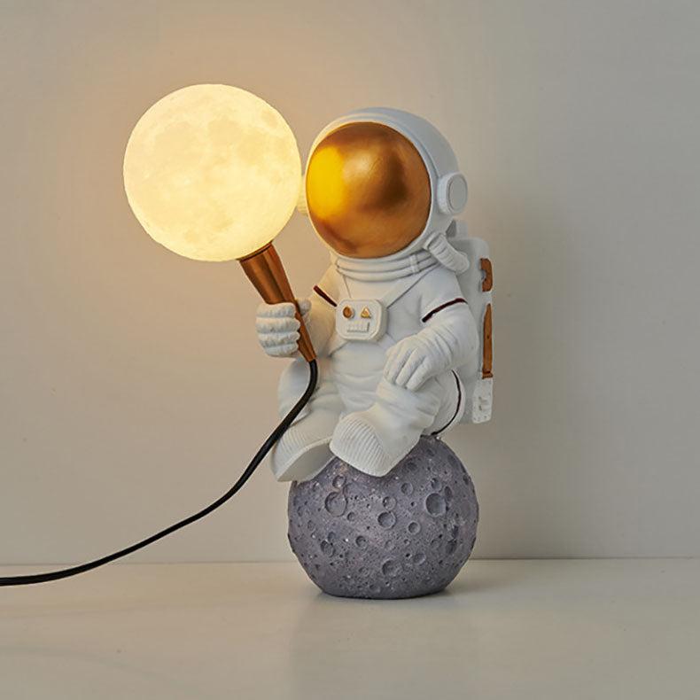 Skanto | CosmoBuddy Astronaut Vegglampe | Kreativ Design | Harpiks & ABS | LED Soveromslampe