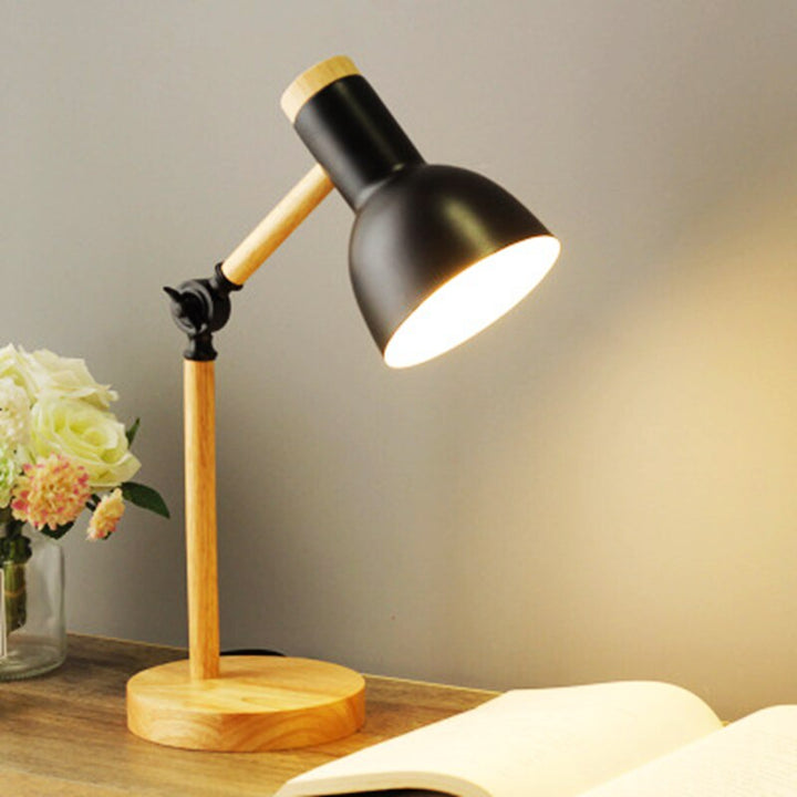 Skanto | Nordisk LED-skrivebordslampe laget av tre