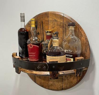 Regal für Bourbon-Whiskeyfässer – Rustikale Baraccessoires