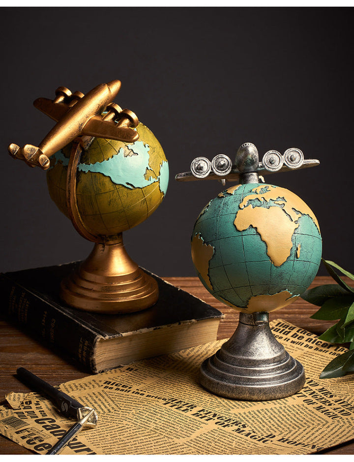 Retro Globe Clock | Skanto