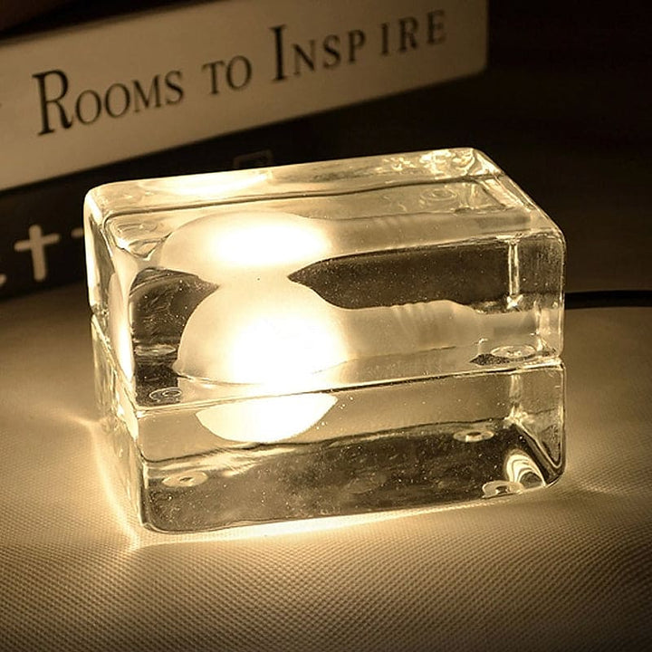 Skanto | BrightCube – Minimalistisk Bordlampe med Transparent Glasskubbe