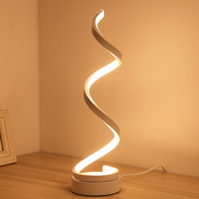 SpiraLuxe – Moderne LED Bordlampe med Spiral Design Skanto