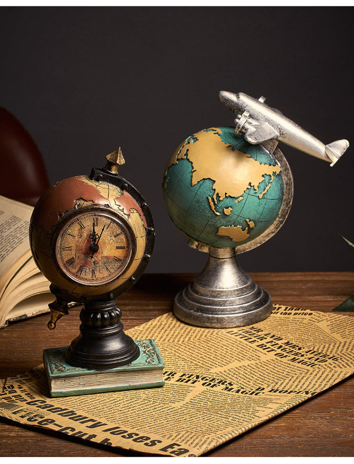 Retro Globe Clock | Skanto