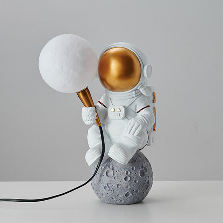 Skanto | CosmoBuddy Astronaut Vegglampe | Kreativ Design | Harpiks & ABS | LED Soveromslampe