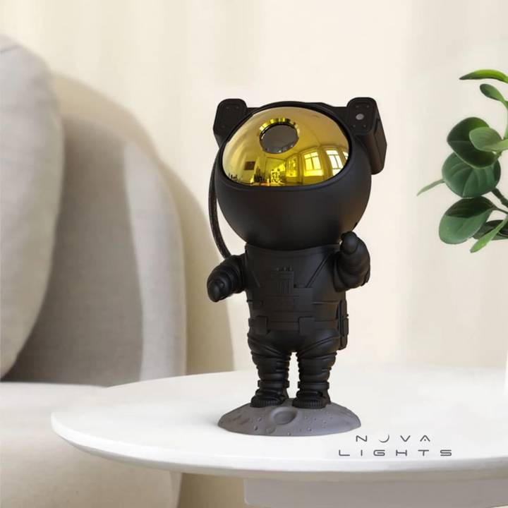 Astronaut Romlys Nattlys Skanto