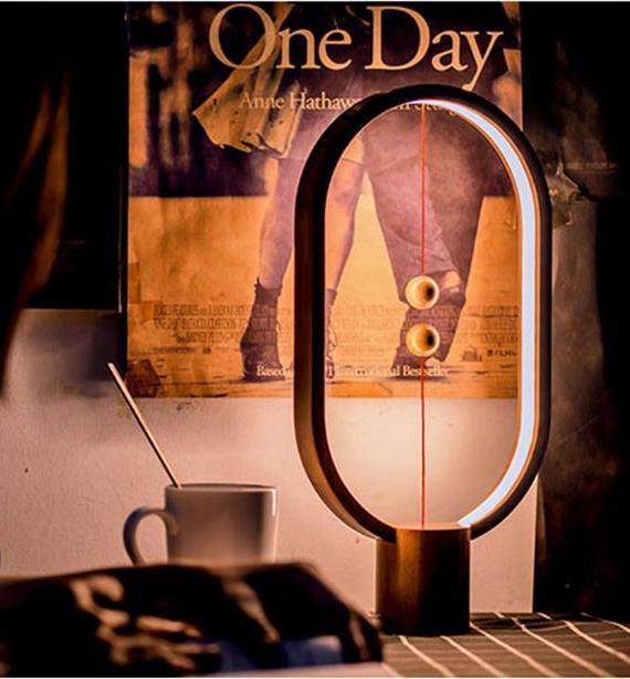 Tao - Moderne Nordisk Magnetisk Balans LED Lampe | Skanto