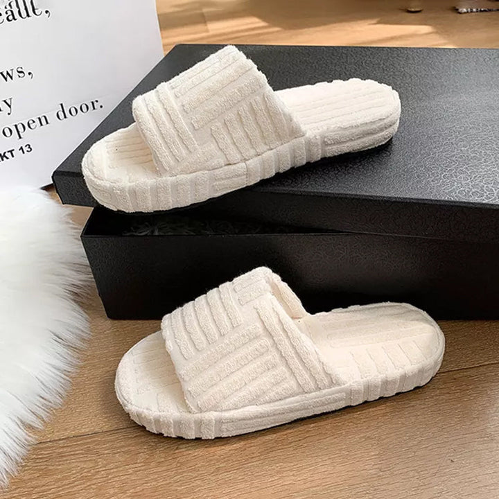 Skanto | Fluffy preget hus sko